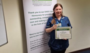 Charge nurse receives international DAISY award